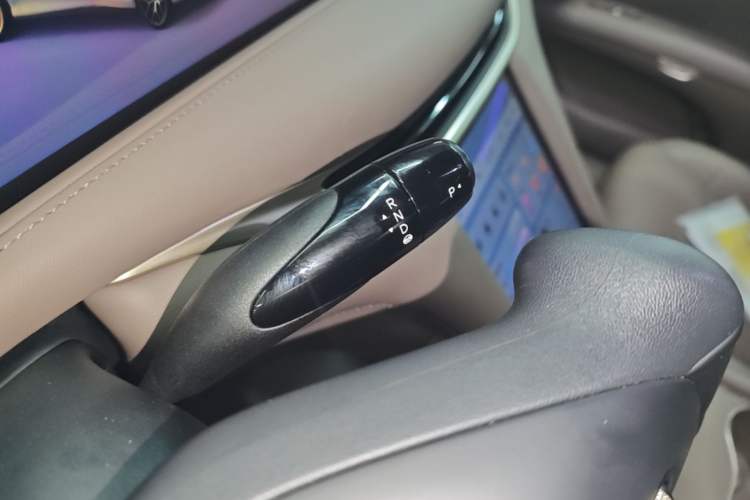 Used IM L6 2025 Ultra Model Gear Lever