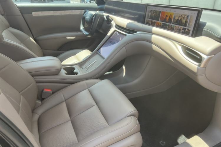 Used IM L6 2025 Ultra Model Interior 2