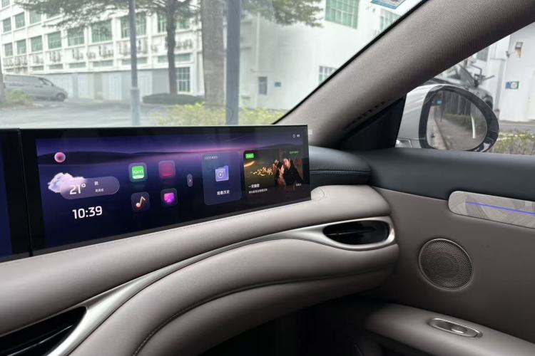 Used IM L6 2025 Ultra Model Interior 4