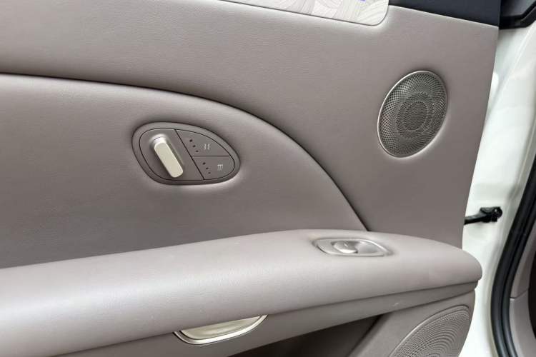 Used IM L6 2025 Ultra Model Interior 7