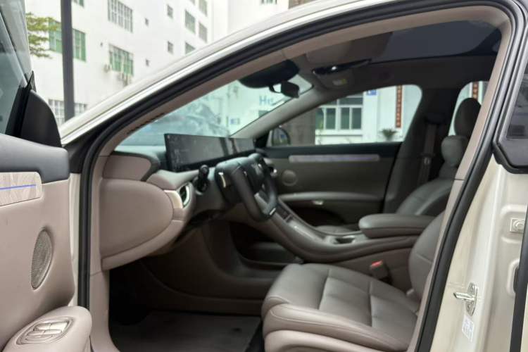 Used IM L6 2025 Ultra Model Left Front Seat