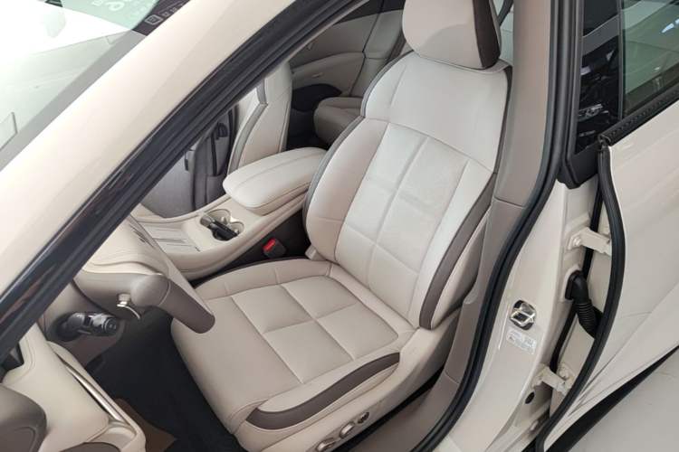 Used IM L6 2025 Pro Max model Left Front Seat