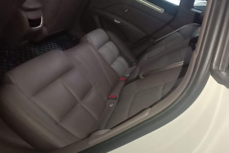 Used IM L6 2025 Ultra Model Left Rear Seat