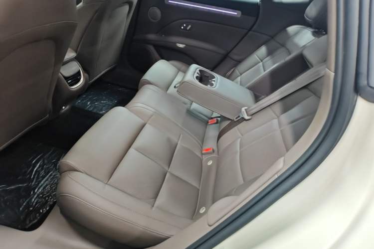 Used IM L6 2025 Ultra Model Left Rear Seat