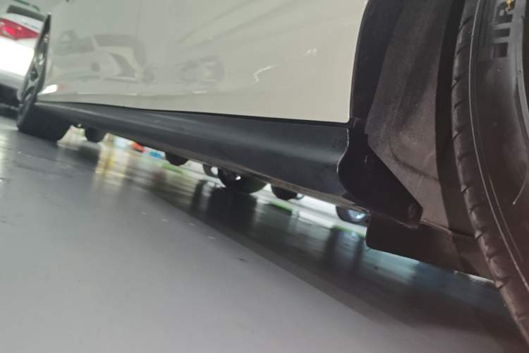Used IM L6 2025 Ultra Model Left Side Sill