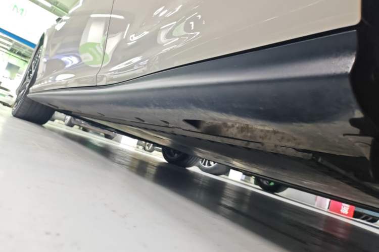 Used IM L6 2025 Ultra Model Left Side Sill