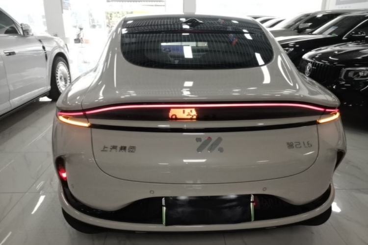 Used IM L6 2025 Pro Max model Rear