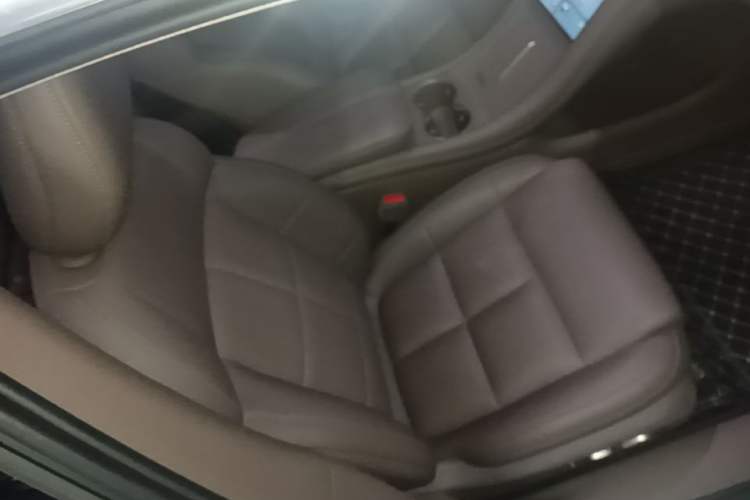Used IM L6 2025 Ultra Model Right Front Seat