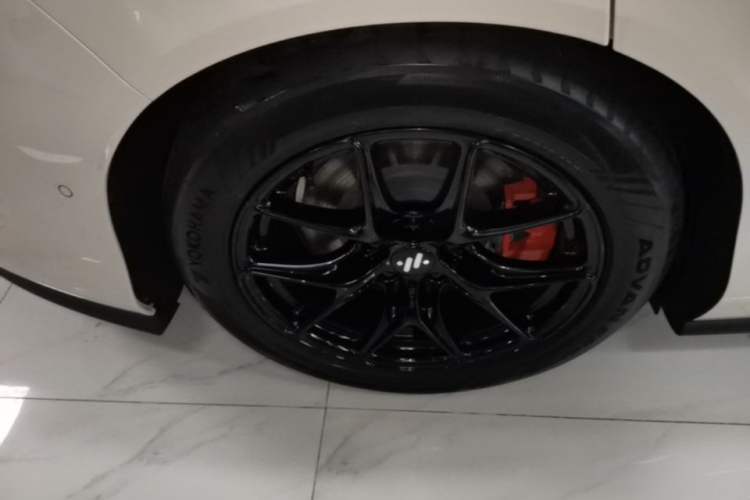 Used IM L6 2025 Pro Max model Right Rear Wheel Hub
