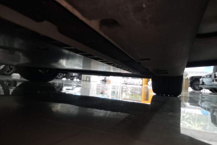 Used IM L6 2025 Pro Max model Right Side Sill