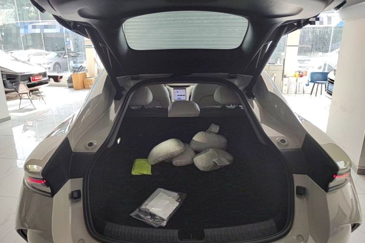 Used IM L6 2025 Pro Max model Trunk