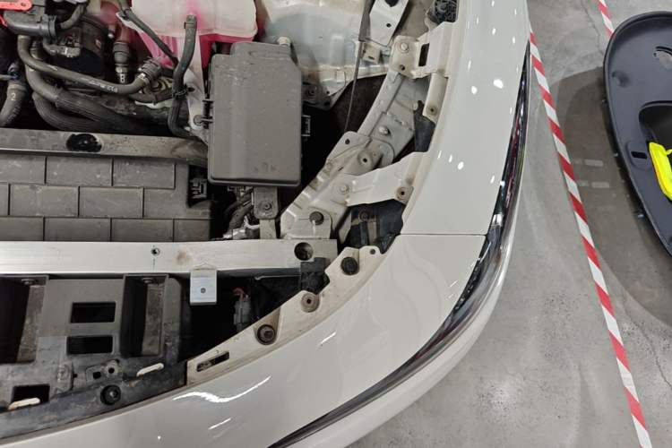 Used IM L6 2025 Pro Max model Engine Bay Left