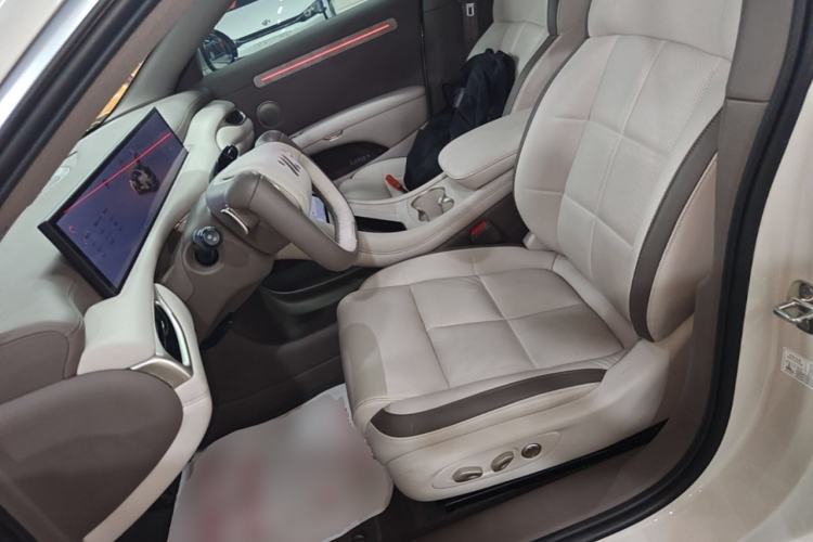 Used IM L6 2025 Pro Max model Left Front Seat