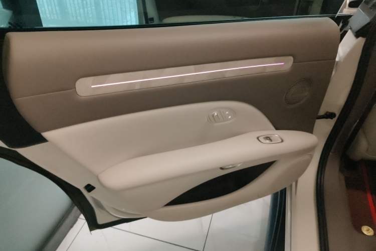 Used IM L6 2025 Max+ Left Rear Door Interior
