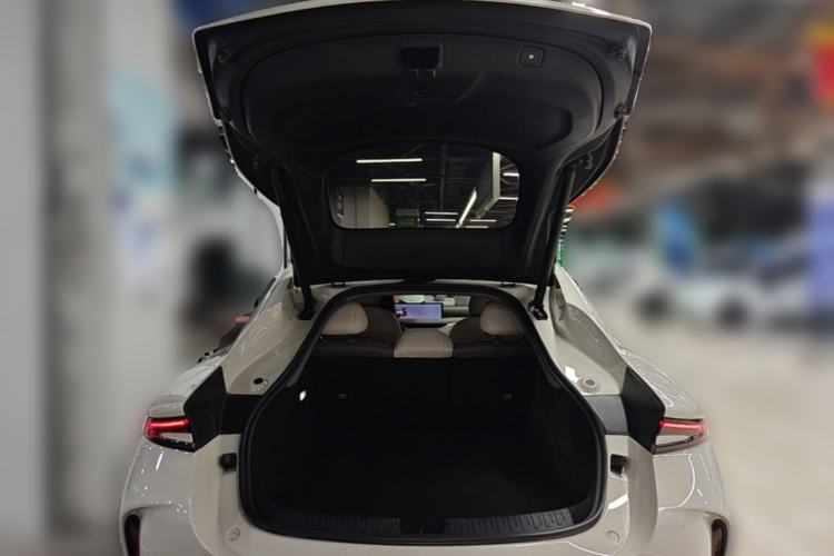 Used IM L6 2025 Pro Max model Trunk