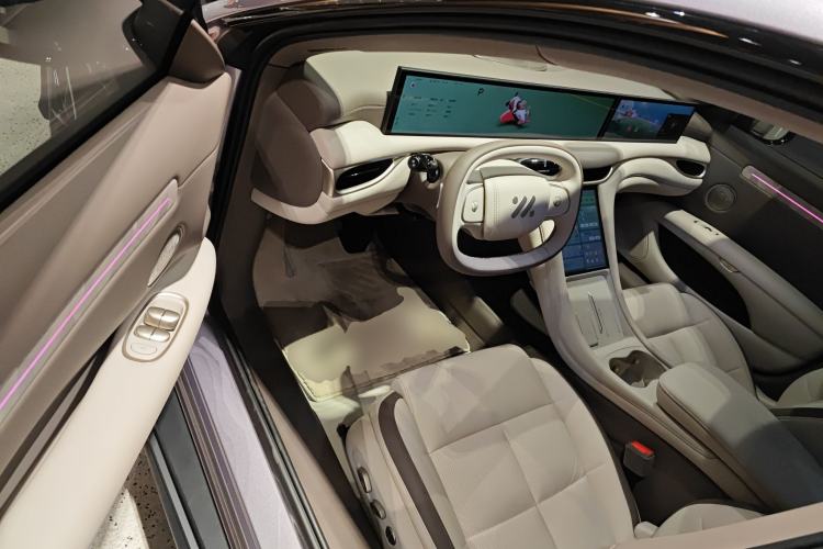 Used IM L6 2025 Ultra Model Interior 3