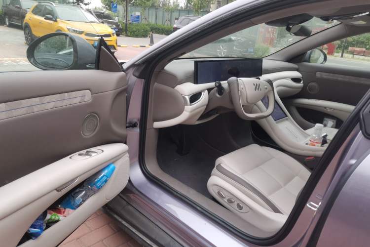 Used IM L6 2025 Max Interior 3
