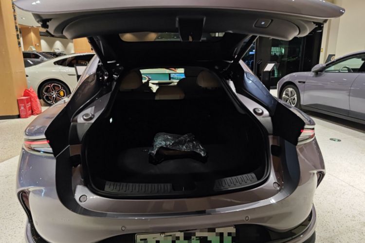 Used IM L6 2025 Ultra Model Trunk