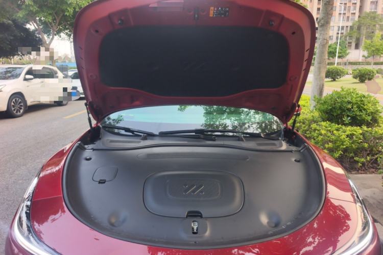 Used IM L6 2025 Max Engine Bay