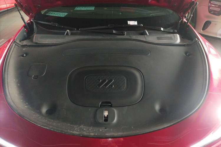 Used IM L6 2025 Max+ Engine Bay
