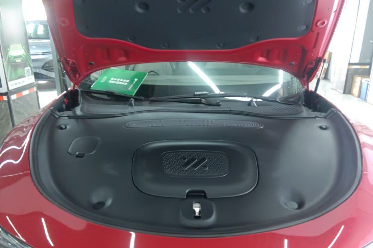 Used IM L6 2025 Max Engine Bay
