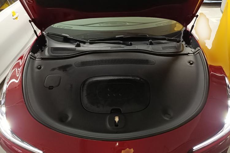 Used IM L6 2025 Max+ Engine Bay