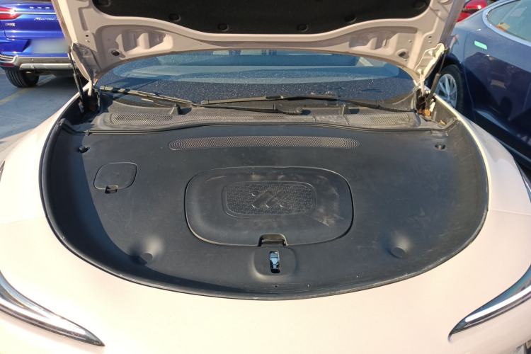 Used IM L6 2025 Max+ Engine Bay