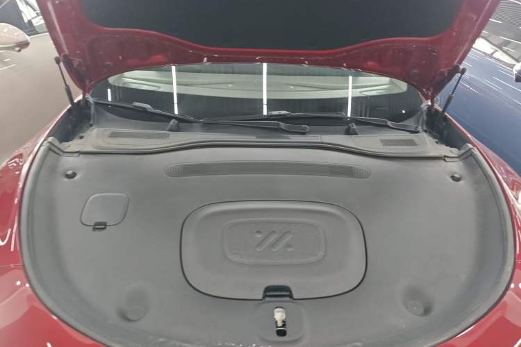 Used IM L6 2025 Max+ Engine Bay