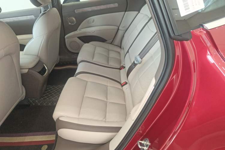 Used IM L6 2025 Max Interior 1