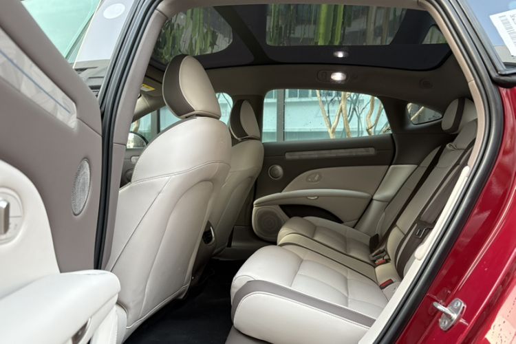 Used IM L6 2025 Max Interior 3