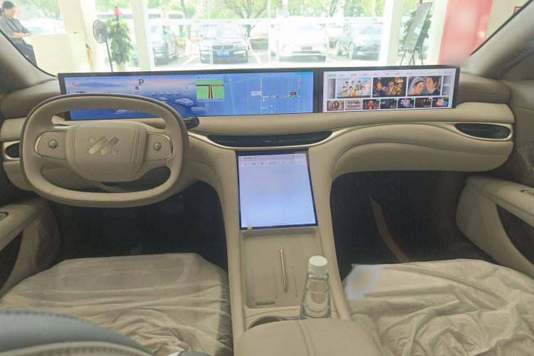 Used IM L6 2025 Max Interior 3