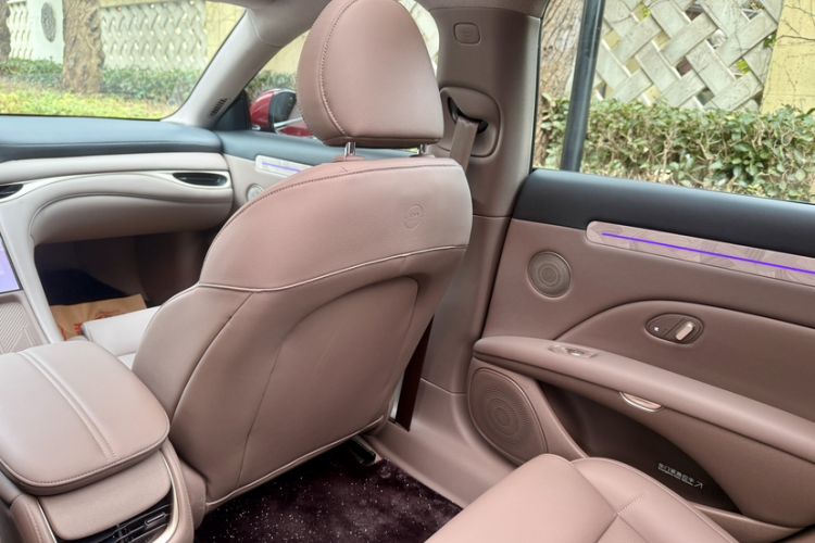 Used IM L6 2025 Max Interior 6