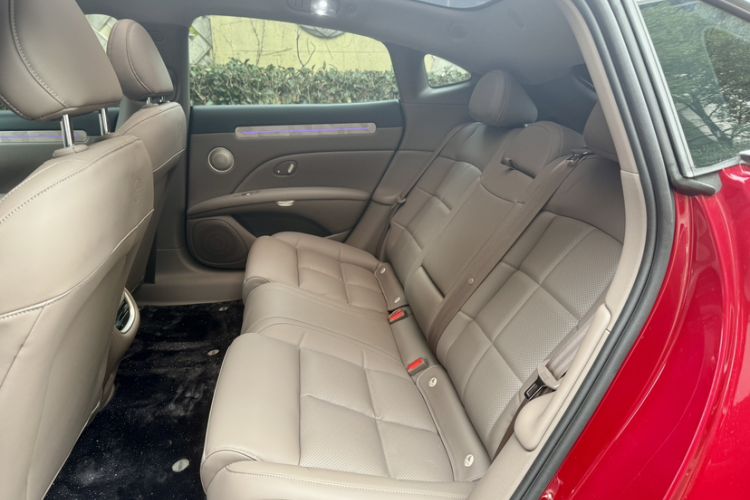 Used IM L6 2025 Max Interior 7