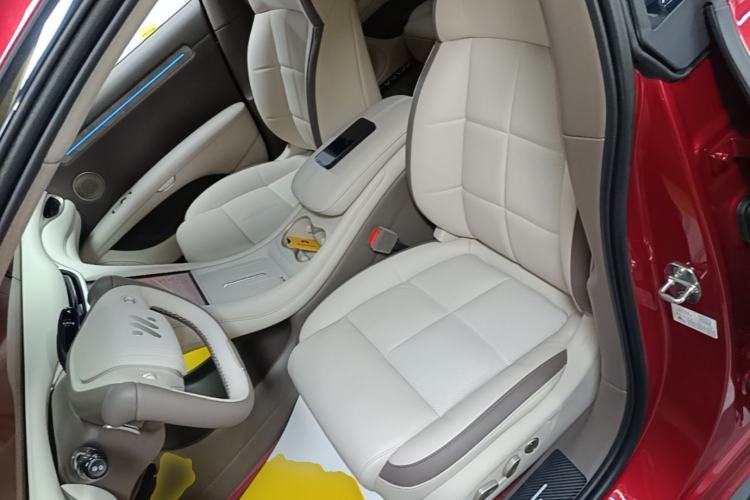 Used IM L6 2025 Max+ Left Front Seat