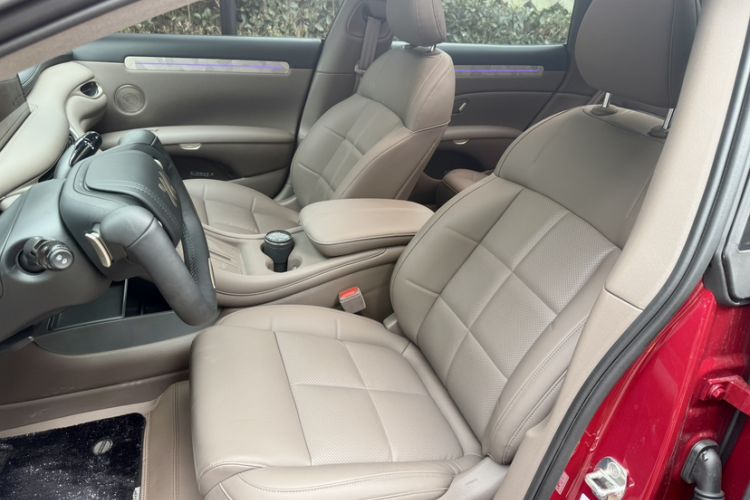 Used IM L6 2025 Max Left Front Seat