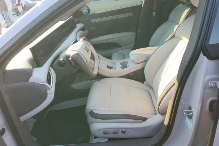 Used IM L6 2025 Max+ Left Front Seat