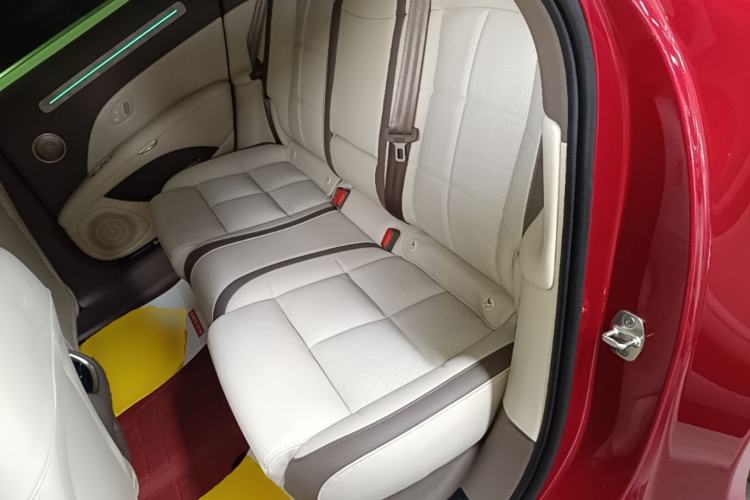 Used IM L6 2025 Max+ Left Rear Seat