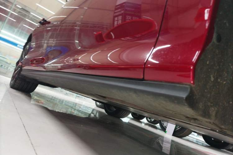 Used IM L6 2025 Max+ Right Side Sill