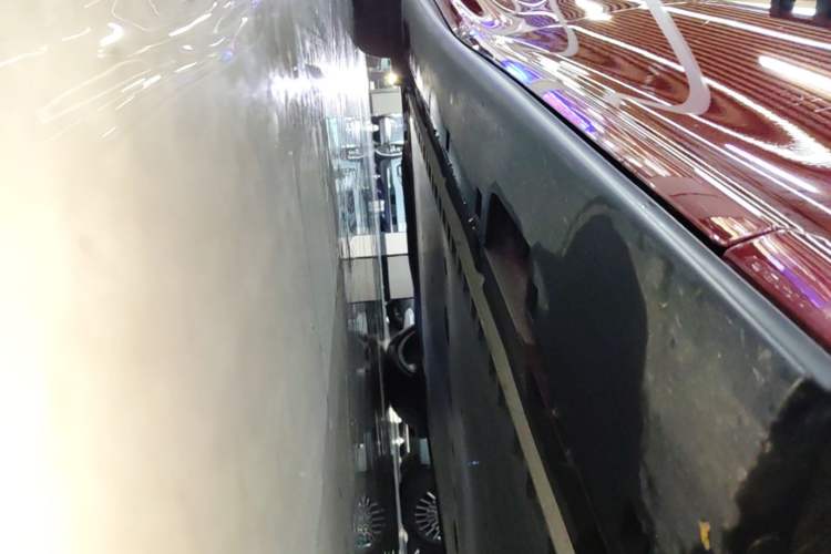 Used IM L6 2025 Max Right Side Sill