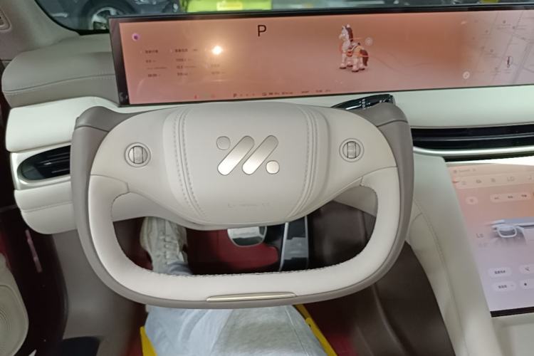 Used IM L6 2025 Max+ Steering Wheel