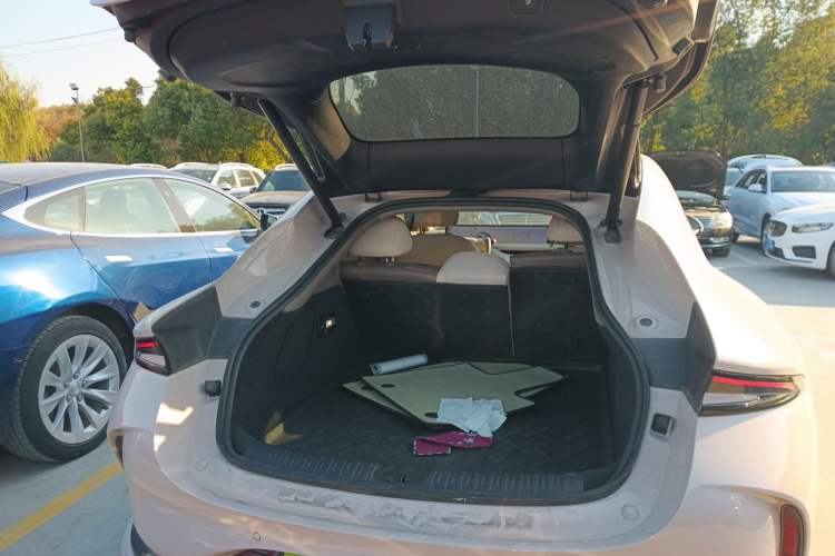 Used IM L6 2025 Max+ Trunk