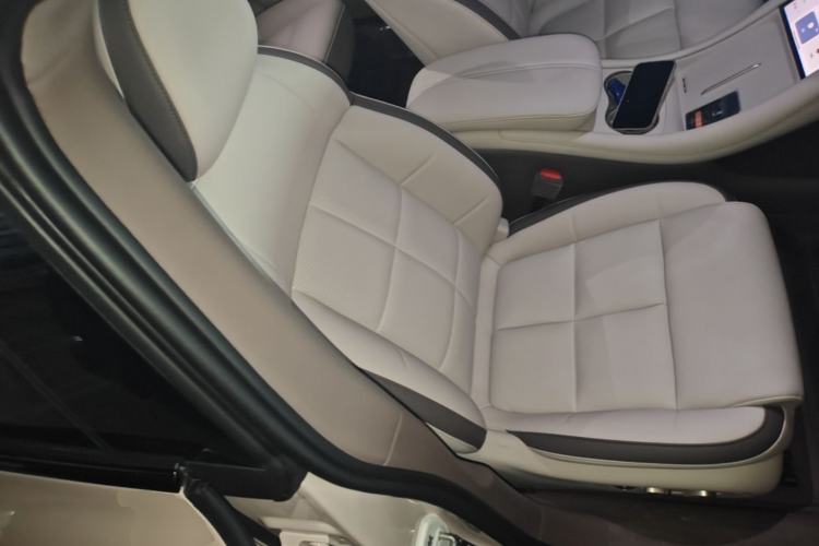 Used IM L6 2025 Max Right Front Seat