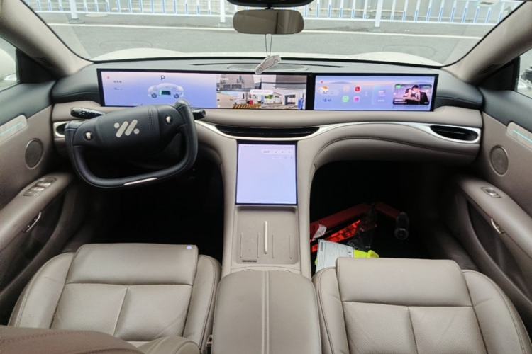 Used IM L6 2025 Ultra Model Center Console