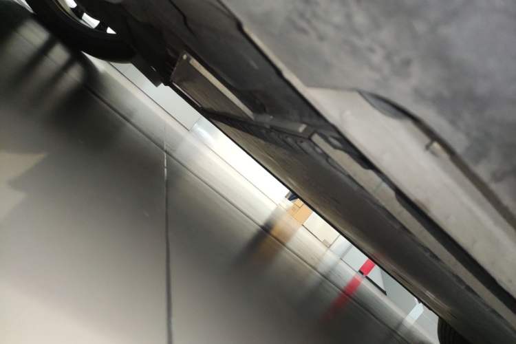 Used IM L6 2025 Ultra Model Chassis Rear Right