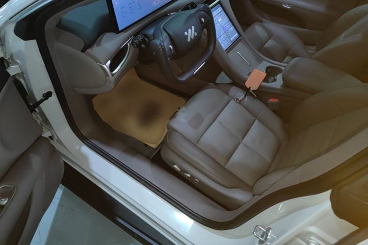 Used IM L6 2025 Ultra Model Driver Seat