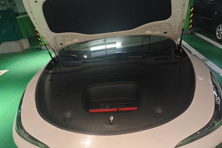 Used IM L6 2025 Max Engine Bay