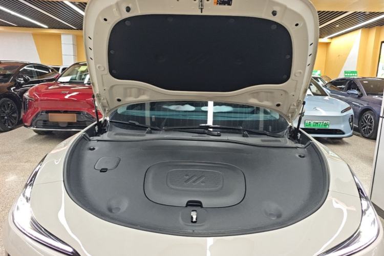Used IM L6 2025 Pro Max model Engine Bay