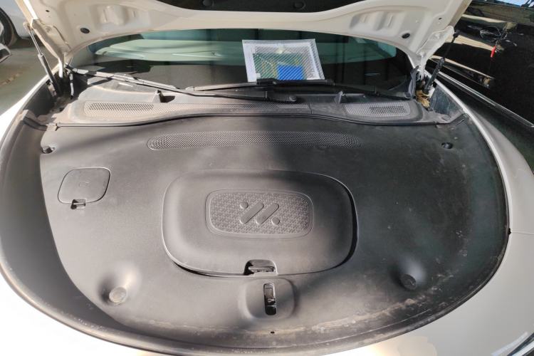 Used IM L6 2025 Ultra Model Engine Bay