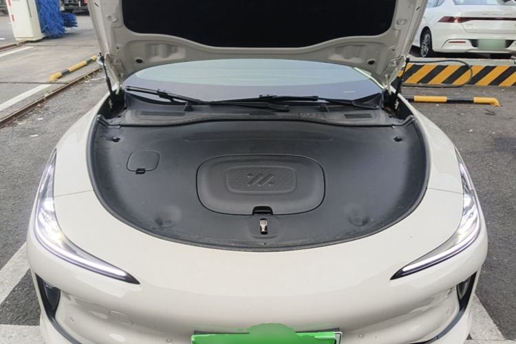 Used IM L6 2025 Ultra Model Engine Bay