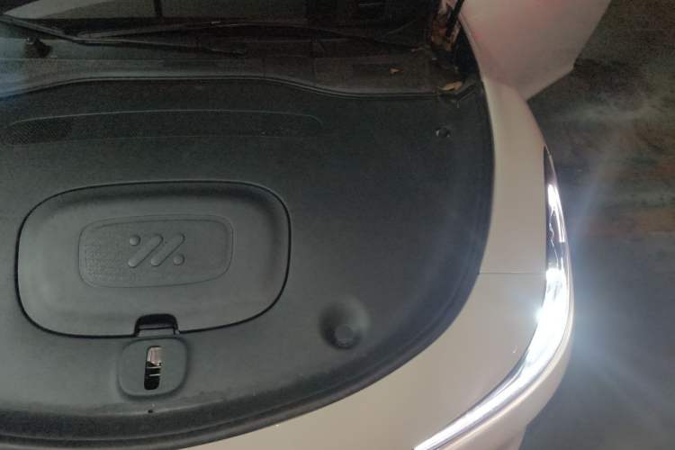 Used IM L6 2025 Max+ Engine Bay Left
